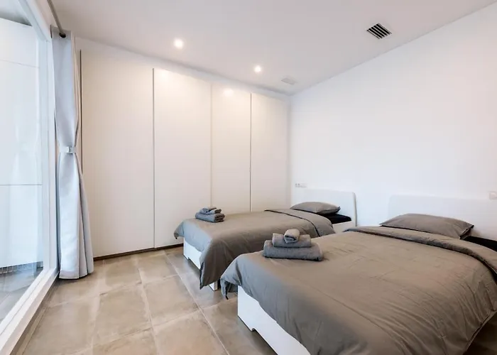 Puerto Banus Frontline With Amazing Sea Views * 马尔韦利亚