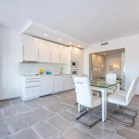 Apartment Puerto Banus Frontline With Amazing Sea Views *